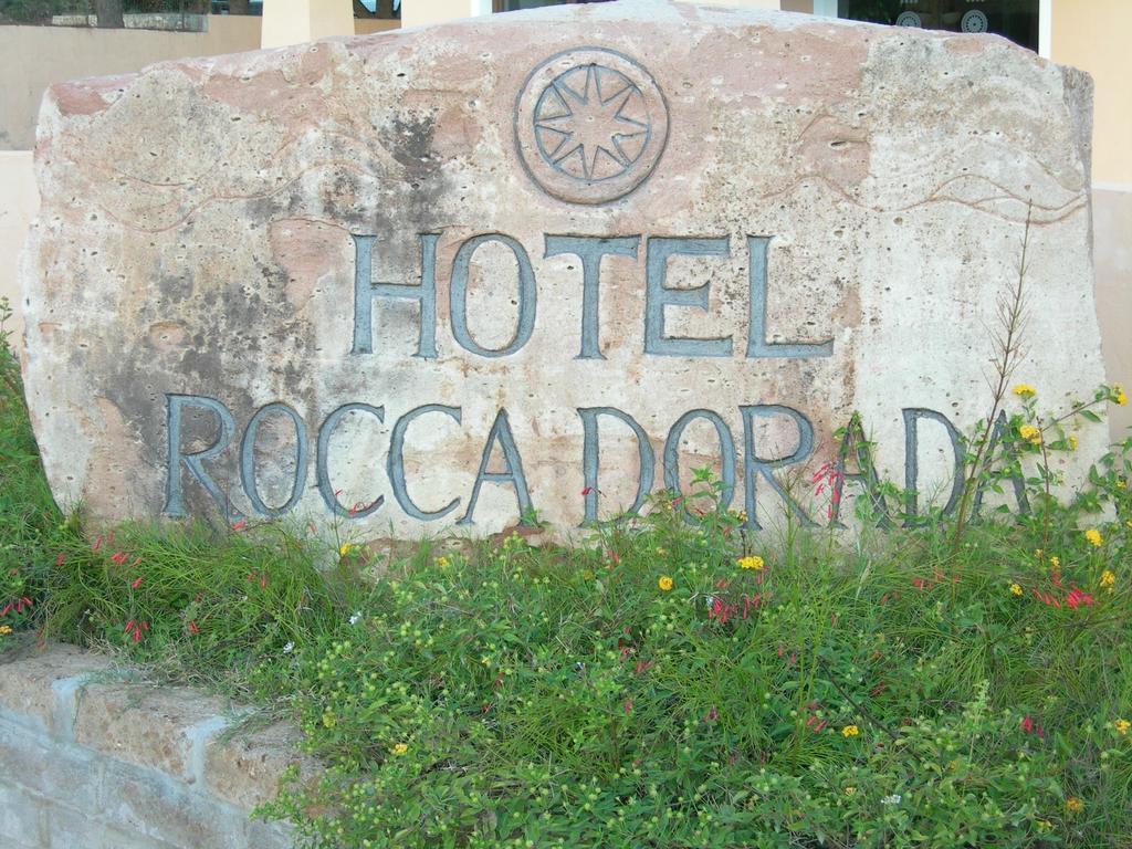 Amareclub Rocca Dorada Hotel Santa Margherita di Pula Exterior photo
