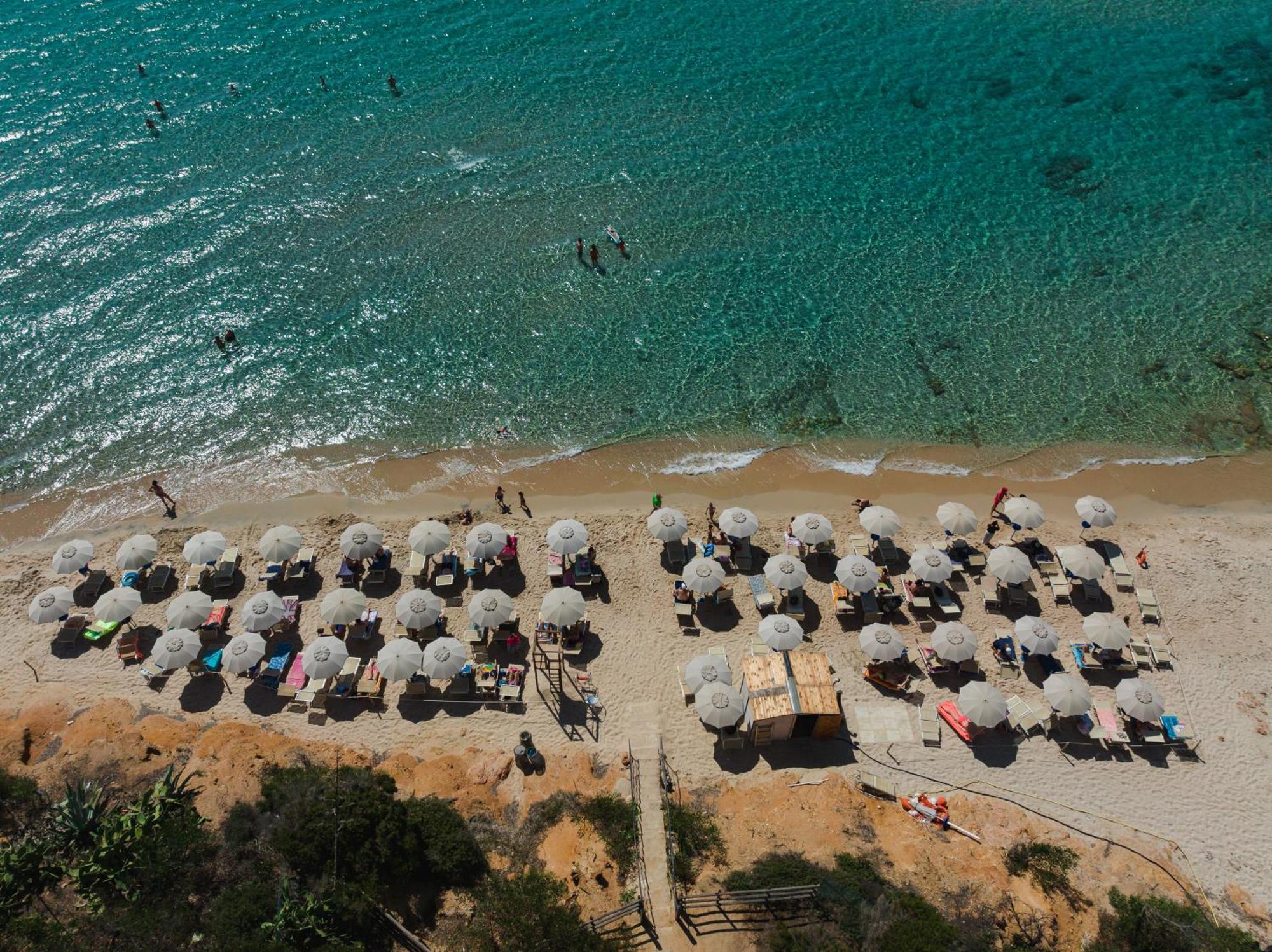 Amareclub Rocca Dorada Hotel Santa Margherita di Pula Exterior photo