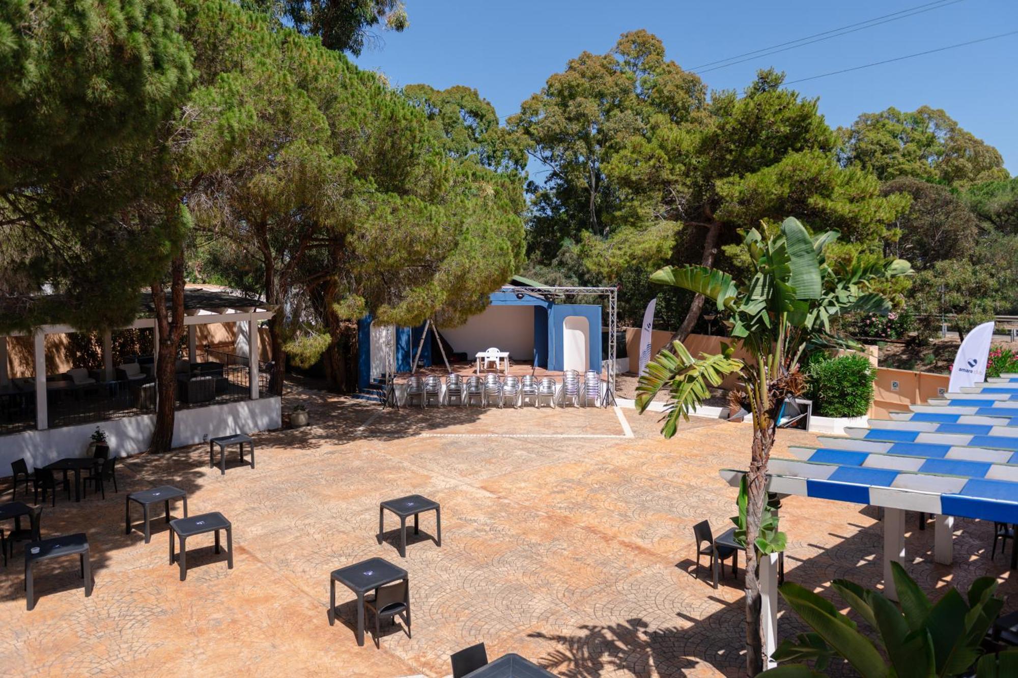 Amareclub Rocca Dorada Hotel Santa Margherita di Pula Exterior photo