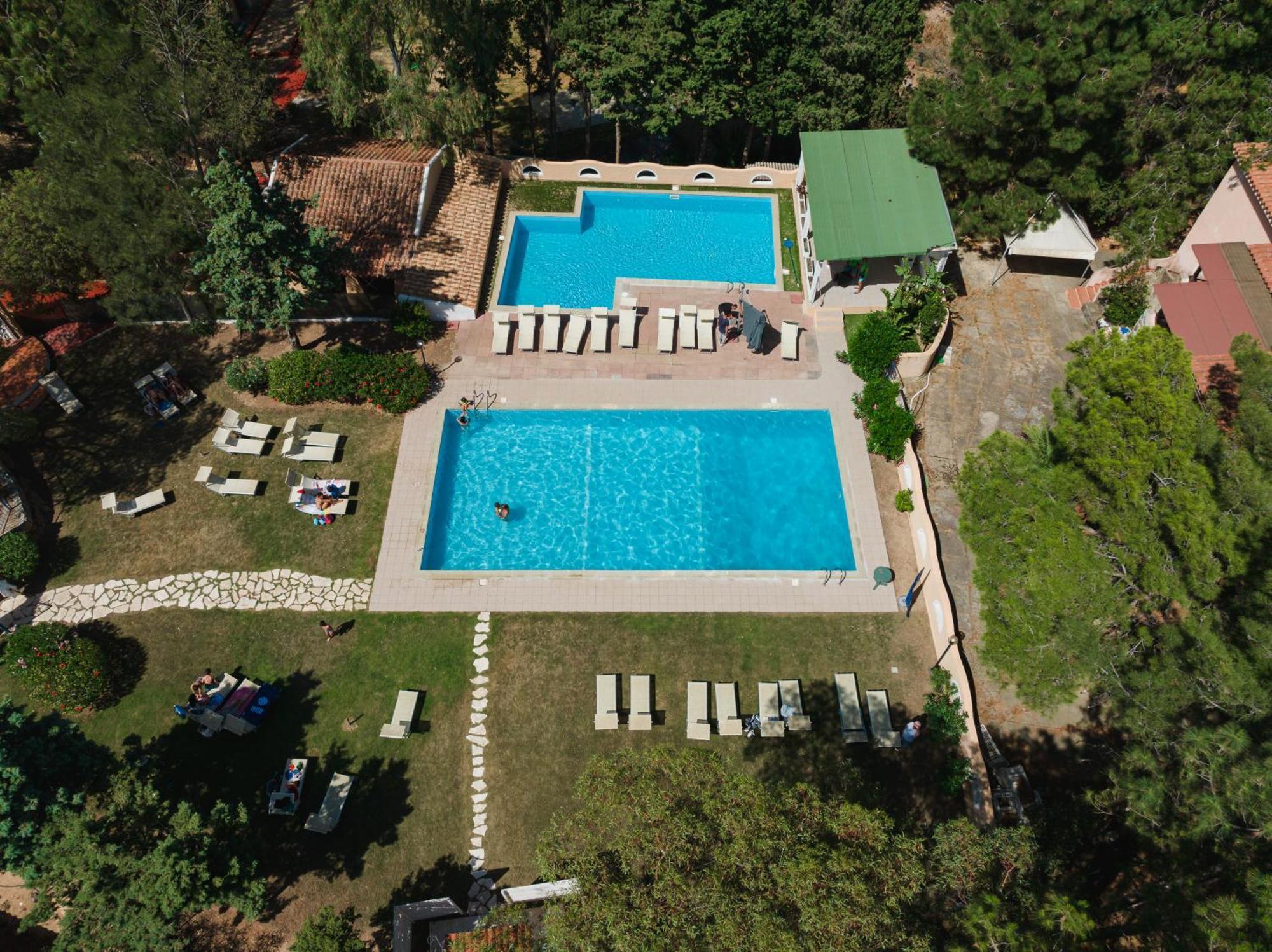 Amareclub Rocca Dorada Hotel Santa Margherita di Pula Exterior photo